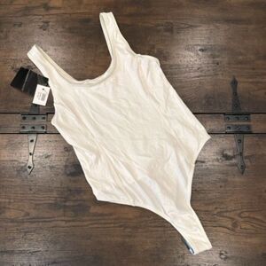 NWT Cale Cream Crew Neck Sleeveless Bodysuit Tank‎ Small